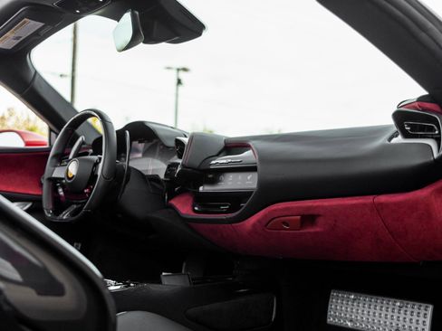 Used 2024 Ferrari SF90 Spider image 45