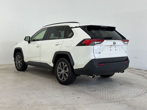 Certified 2022 Toyota RAV4 XLE Premium AWD/4WD image 3