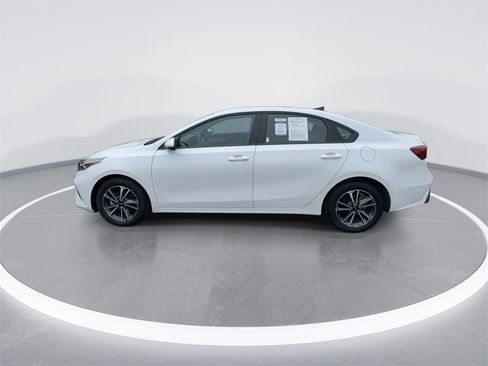 Used 2023 Kia Forte LXS image 5