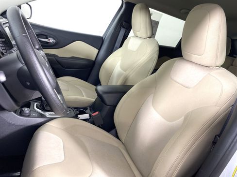 Used 2016 Jeep Cherokee Sport AWD/4WD image 14