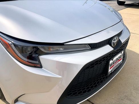 Used 2022 Toyota Corolla LE FWD image 34