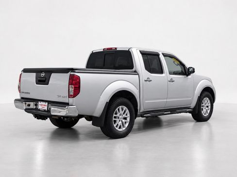 Used 2019 Nissan Frontier SV AWD/4WD image 5