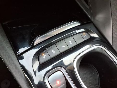 Used 2023 Buick Envision Preferred image 32