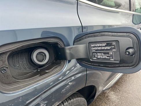 Certified 2023 Volvo XC60 B5 Plus w/ Climate Package image 22