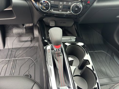 New 2026 Chevrolet Trax RS w/ Sunroof Package image 17