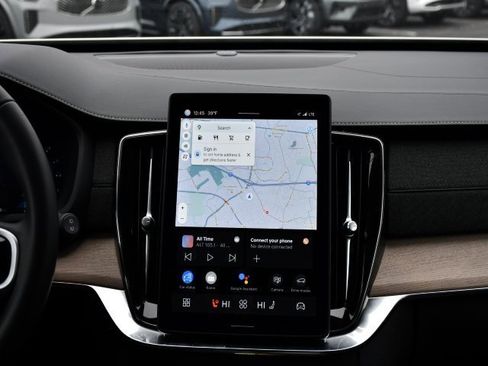 Certified 2025 Volvo XC90 B6 Plus image 23