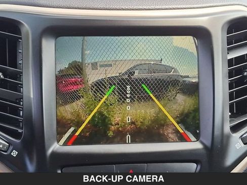 Used 2017 Jeep Cherokee Limited AWD/4WD image 22