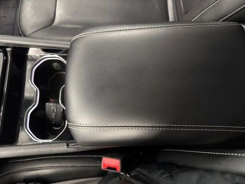 Used 2023 Jeep Grand Cherokee Limited image 46