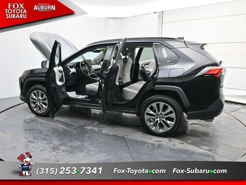 Used 2023 Toyota RAV4 Limited image 40