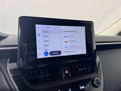 Used 2024 Toyota Corolla LE image 32