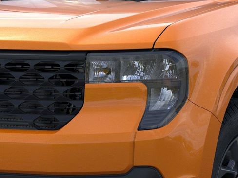 New 2026 Ford Maverick XLT w/ XLT Luxury Package FWD image 19