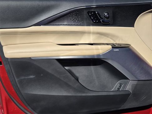 New 2026 Cadillac Lyriq V image 18