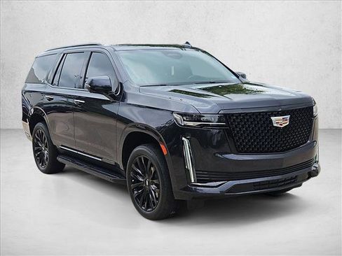Used 2022 Cadillac Escalade Premium Luxury RWD image 3
