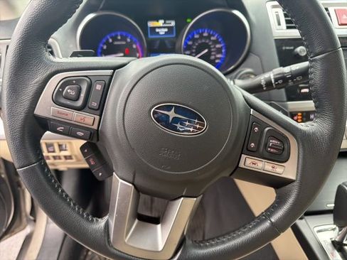 Used 2017 Subaru Outback 2.5i Limited image 2