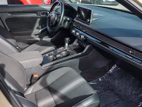 Used 2025 Honda Civic Sport image 15