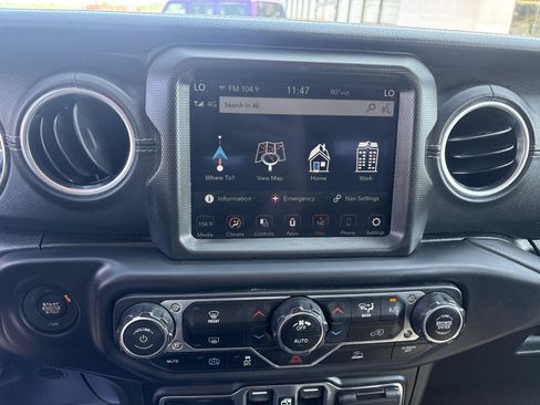 Used 2022 Jeep Wrangler Unlimited Sahara AWD/4WD image 21