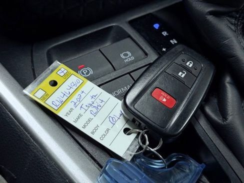Used 2024 Toyota RAV4 XLE AWD/4WD image 41