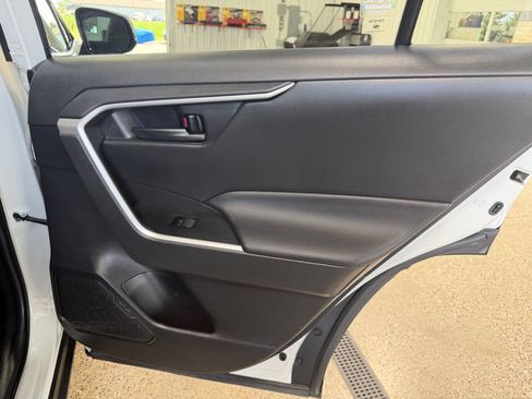Used 2022 Toyota RAV4 LE w/ Carpet Mat Package (TMS) AWD/4WD image 26