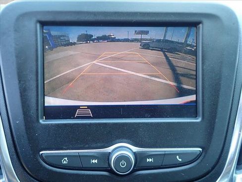 Used 2021 Chevrolet Equinox LS w/ LS Convenience Package AWD/4WD image 17