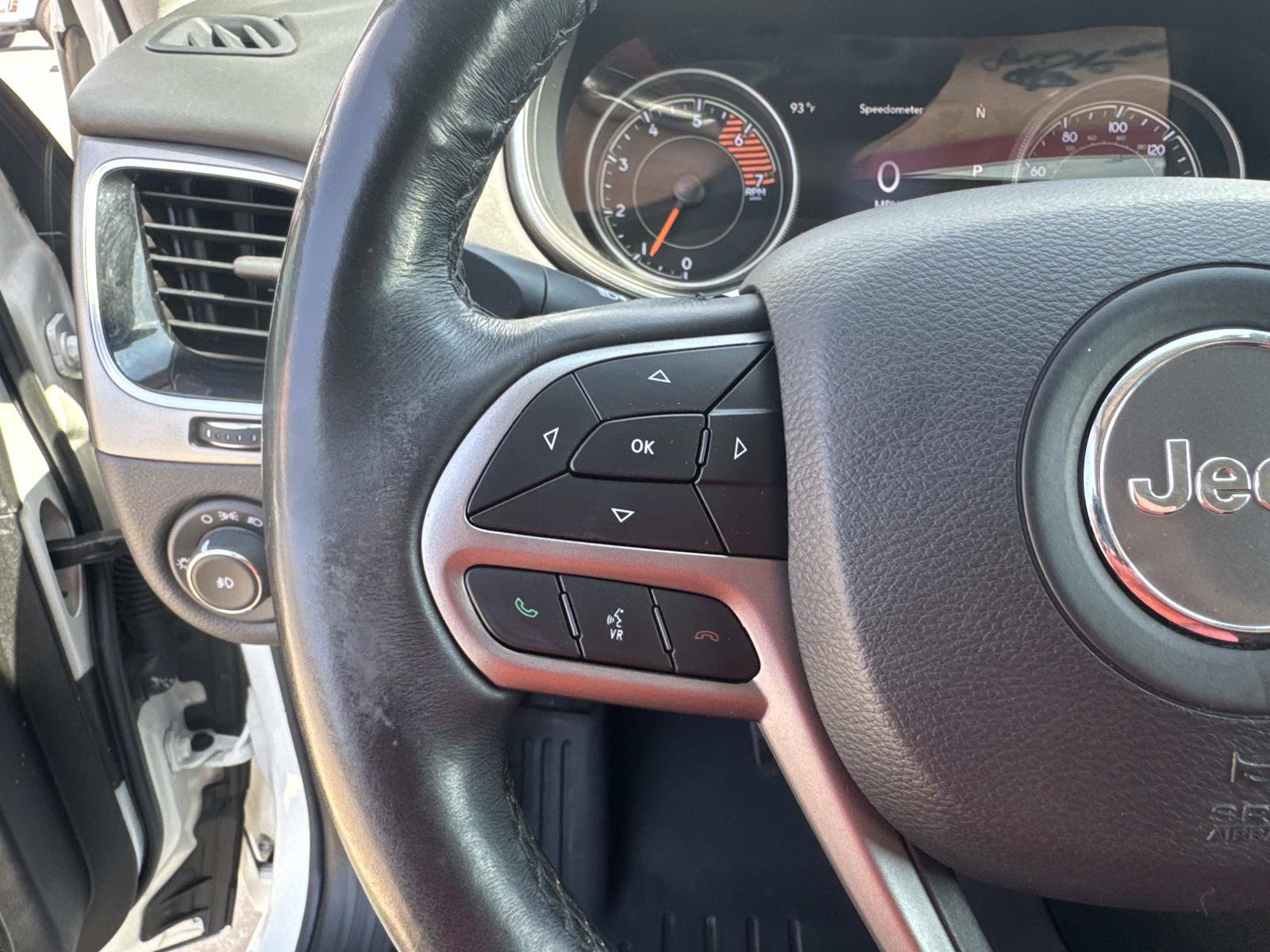 Used 2019 Jeep Cherokee Overland w/ Technology Group AWD/4WD image 23