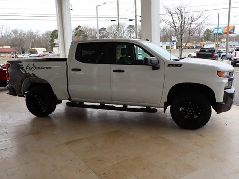 Used 2022 Chevrolet Silverado 1500 Custom Trail Boss w/ Realtree Special Edition image 11