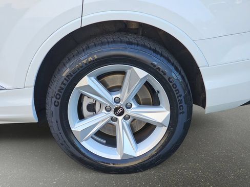 Used 2022 Audi Q7 2.0T Premium Plus w/ Premium Plus Package AWD/4WD image 37