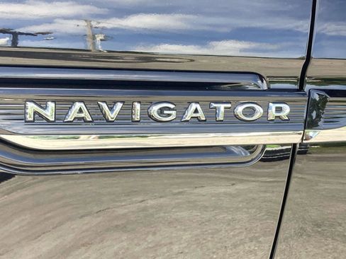 Used 2024 Lincoln Navigator L Reserve AWD/4WD image 13
