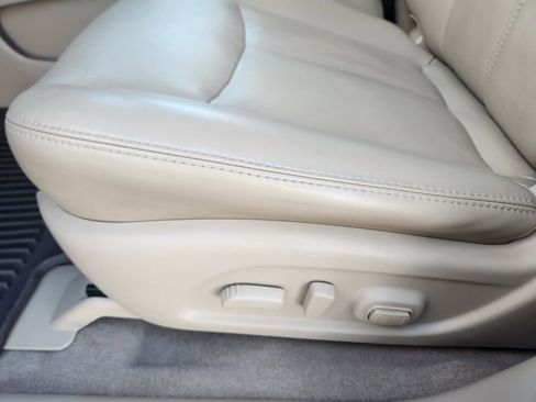 Used 2014 Nissan Pathfinder SL w/ SL Tech Package image 9