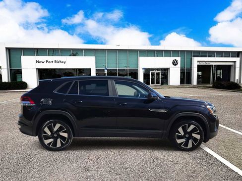 Used 2024 Volkswagen Atlas Cross Sport SE image 9