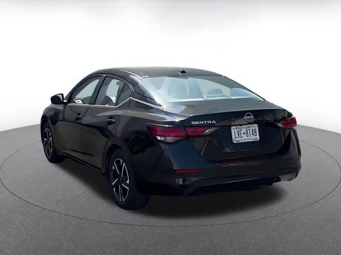 Used 2025 Nissan Sentra SV image 11
