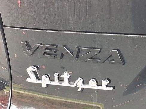 Used 2023 Toyota Venza Nightshade image 33