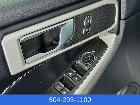 Used 2022 Ford Explorer XLT image 17