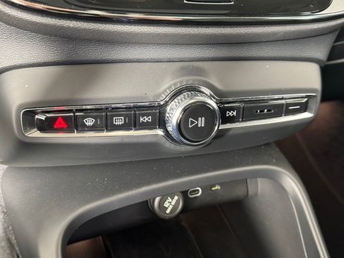 New 2025 Volvo XC40 B5 Plus w/ Climate Package image 23