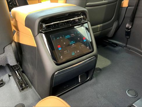 New 2025 Cadillac Escalade IQ Luxury 2 AWD/4WD image 20