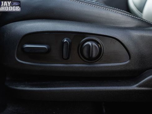 Used 2024 GMC Terrain SLT image 15