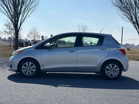 Used 2012 Toyota Yaris LE image 4