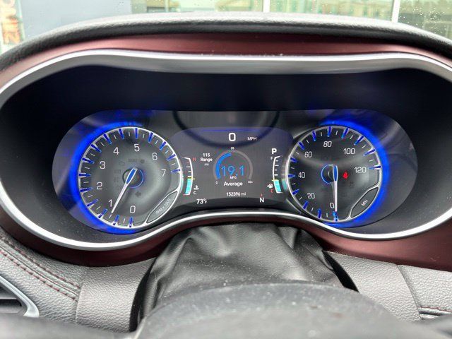 Used 2017 Chrysler Pacifica Limited FWD image 33
