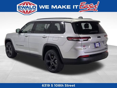 New 2025 Jeep Grand Cherokee L Limited w/ Black Appearance Package image 18