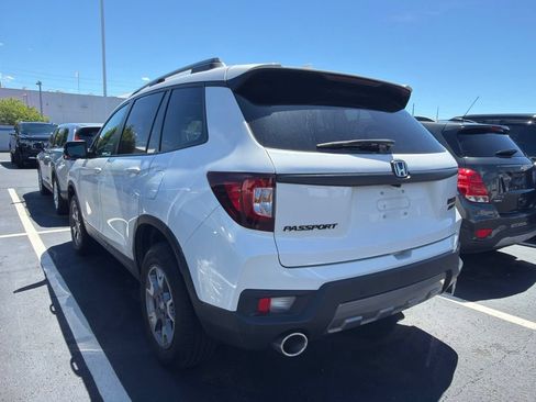 Used 2023 Honda Passport TrailSport image 2