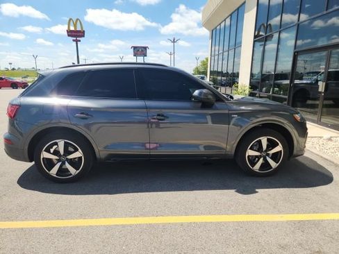 Used 2022 Audi Q5 2.0T Premium Plus w/ Premium Plus Package AWD/4WD image 6