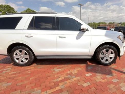 Used 2020 Ford Expedition XLT w/ Equipment Group 202A AWD/4WD image 2