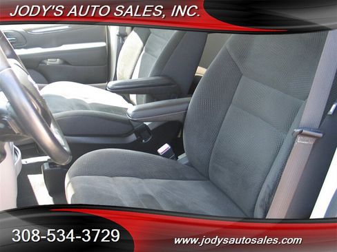 Used 2017 Dodge Grand Caravan SE w/ Power Window Group FWD image 4