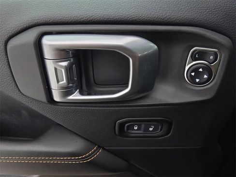 Used 2024 Jeep Wrangler Sahara image 24