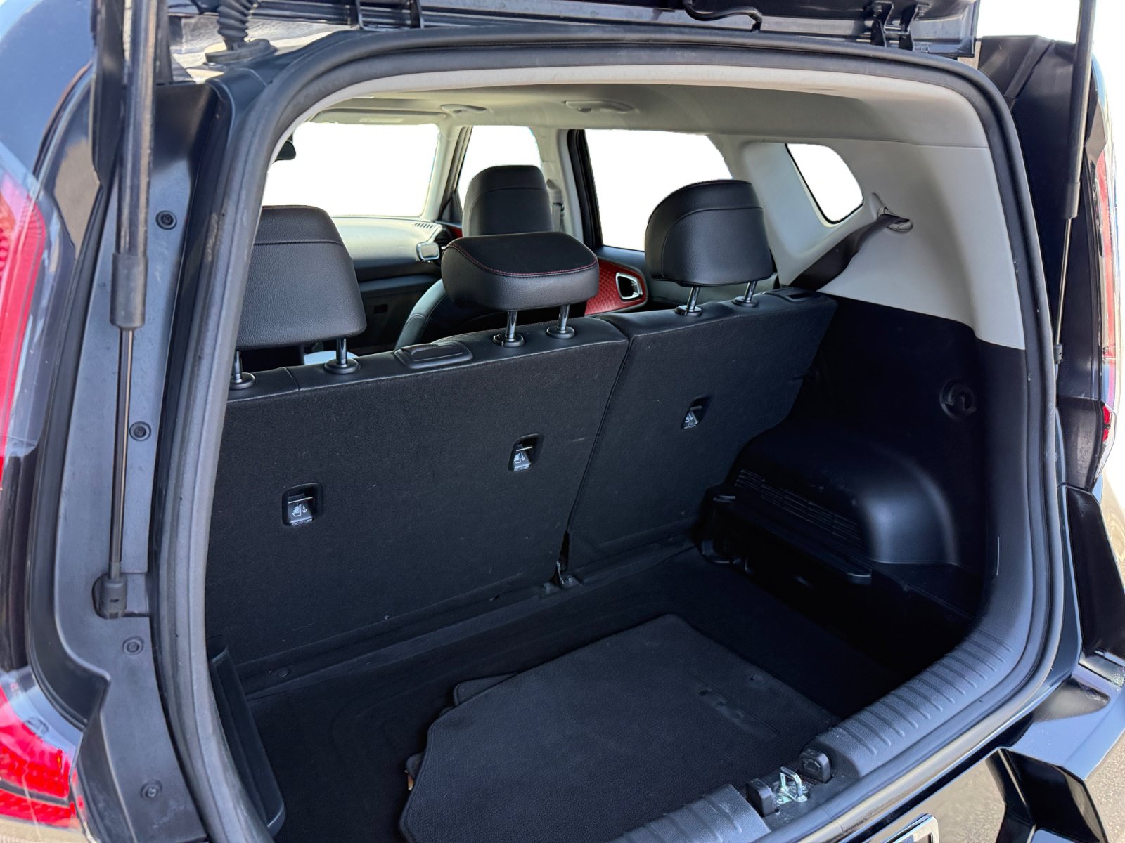 Used 2023 Kia Soul GT-Line FWD image 12