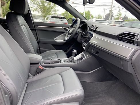 Used 2024 Audi Q3 2.0T Premium w/ Convenience Package image 26