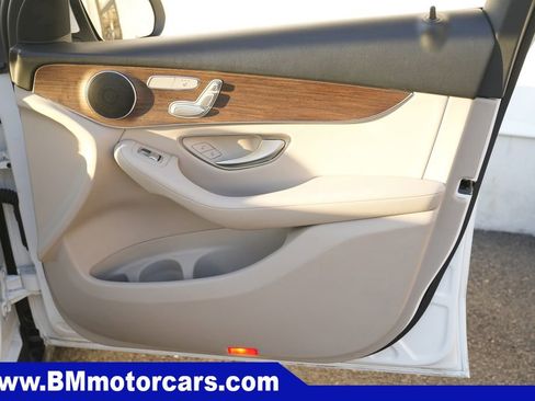 Used 2022 Mercedes-Benz GLC 300 4MATIC w/ Premium Package Lite image 34