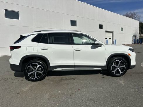 New 2026 Volkswagen Tiguan SE image 6