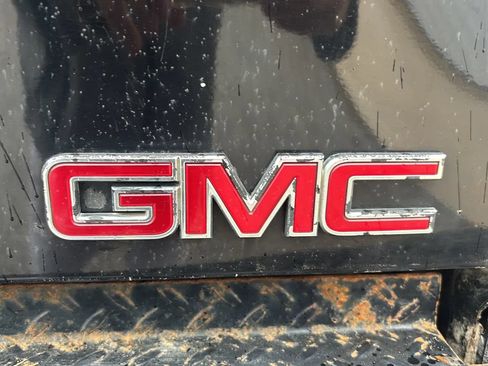 Used 2013 GMC Sierra 2500 Denali w/ Suspension Package, Off-Road AWD/4WD image 5