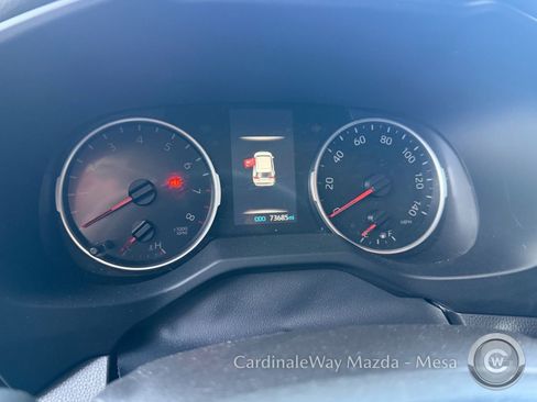 Used 2021 Toyota RAV4 XLE Premium image 8