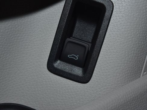 New 2025 Volkswagen ID. Buzz 1st Edition image 5